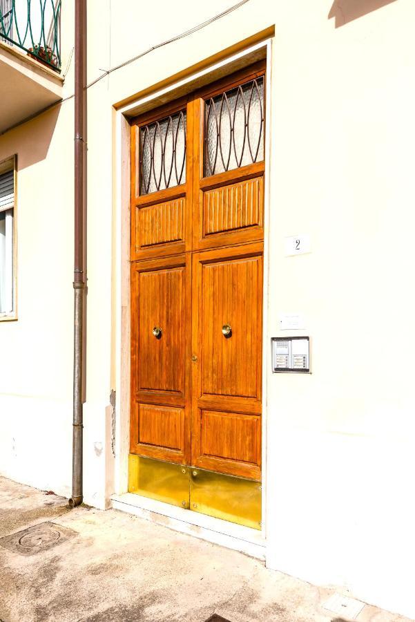 Hostly - The Urban Garden House - 3 Bedrooms, Garden, Great Location! Pisa Kültér fotó